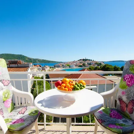 Appartamento Piculo Primošten