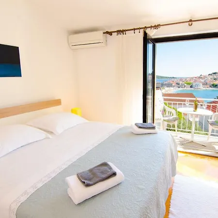 Piculo Apartment Primosten
