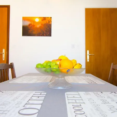 Appartamento Piculo Primošten