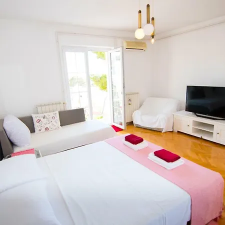 Piculo Apartment Primosten